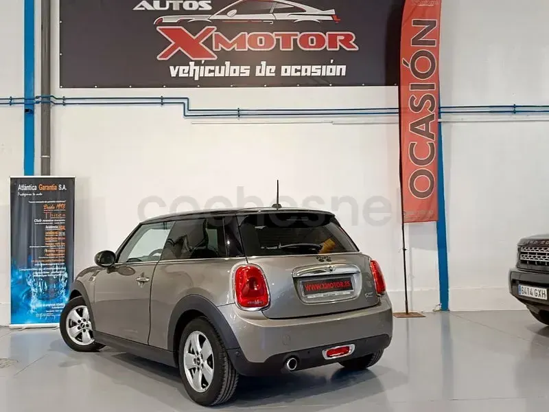 Usado Mini ONE 102 CV (75 kW) 2018 Gris / plata Utilitario