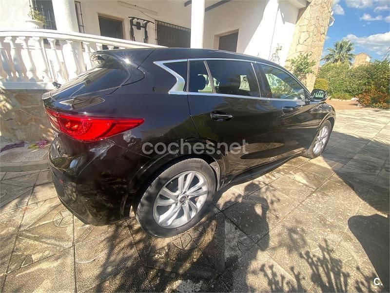 Usado Infiniti Q30 Premium 109 CV (80 kW) 2018 Negro Berlina