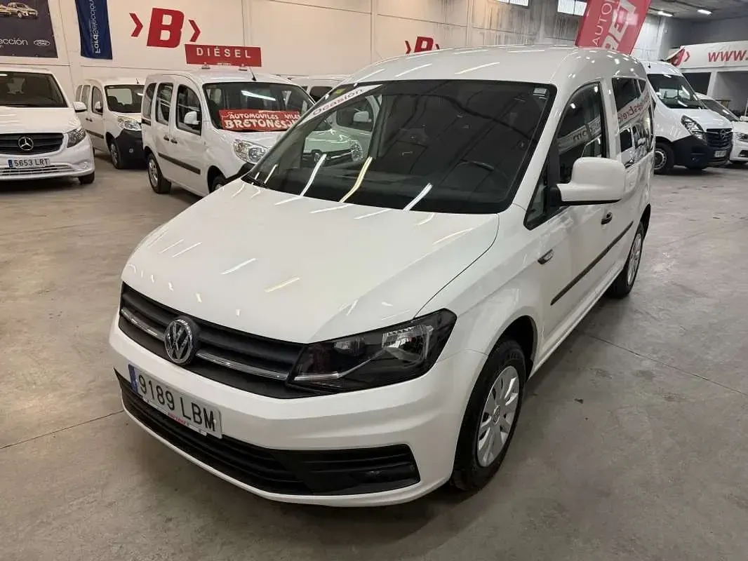 Usado VW Caddy 75 CV (55 kW) 2019 Blanco Monovolumen