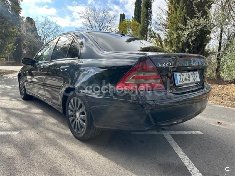 Usado Mercedes C220 Classic 150 CV (110 kW) 2006 Negro Berlina
