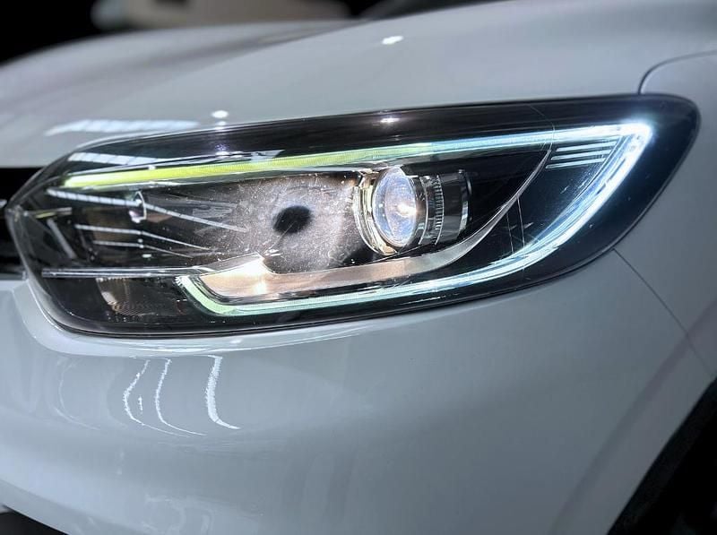 Usado Renault Kadjar LIMITED 115 CV (84 kW) 2021 Blanco SUV