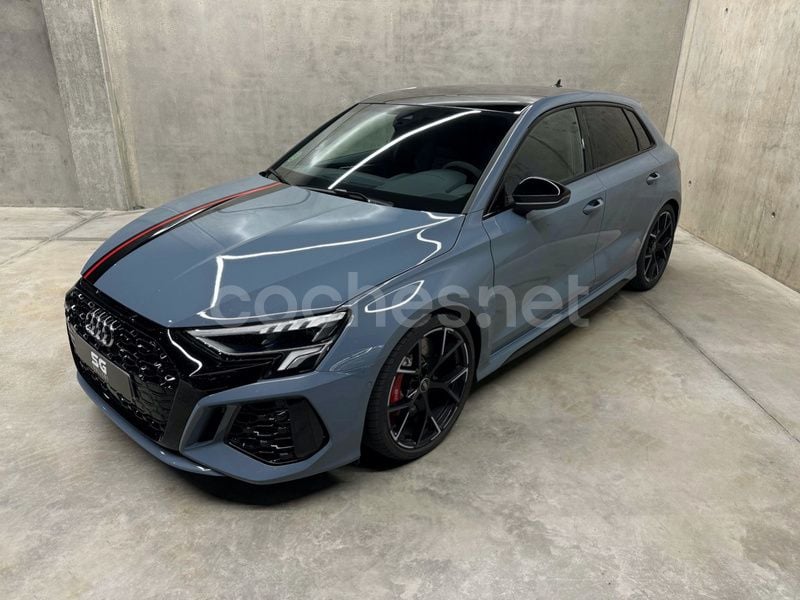 Usado Audi RS3 Sportback Ambiente 400 CV (294 kW) 2023 Gris Utilitario