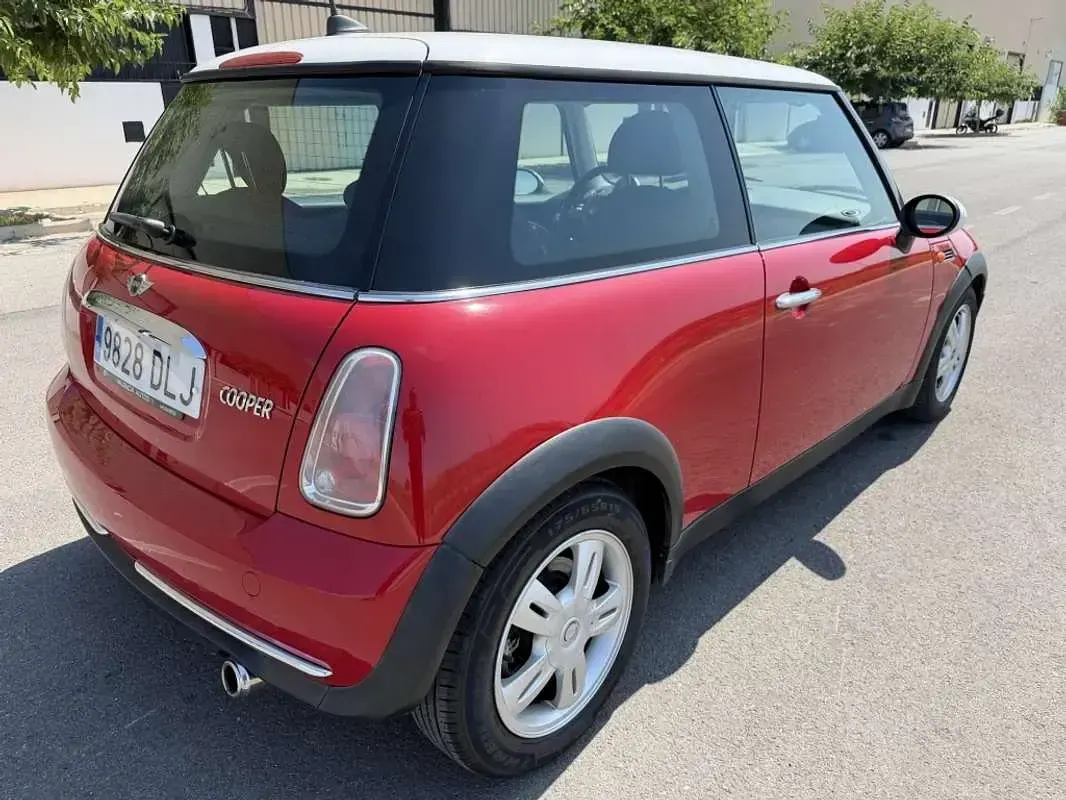 Usado Mini Cooper 116 CV (85 kW) 2005 Rojo Utilitario