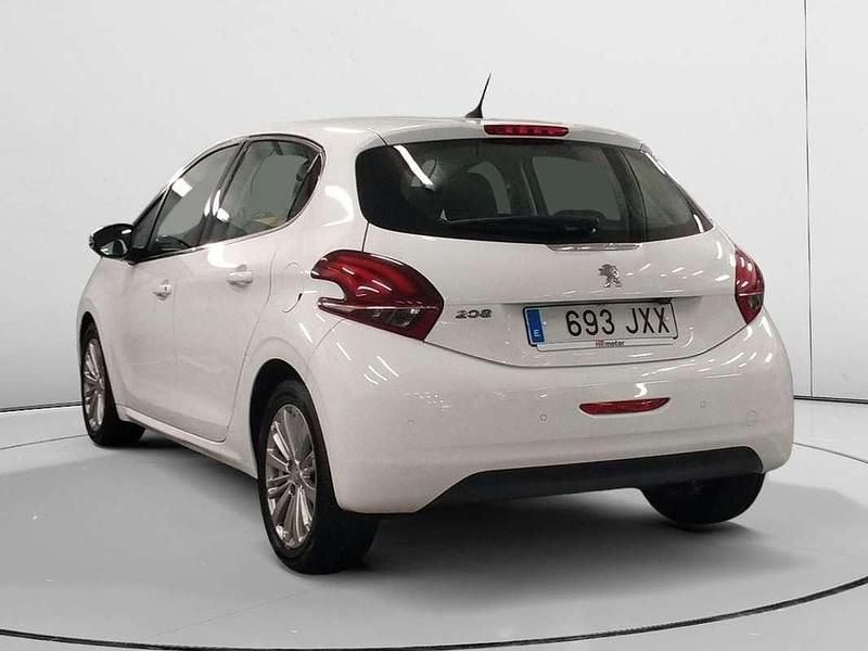 Usado Peugeot 208 Allure 99 CV (72 kW) 2017 Blanco Utilitario