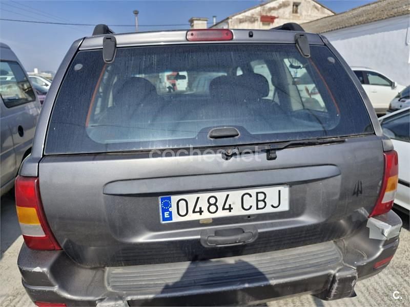 Usado Jeep Grand Cherokee Laredo 163 CV (119 kW) 2002 Gris / plata SUV