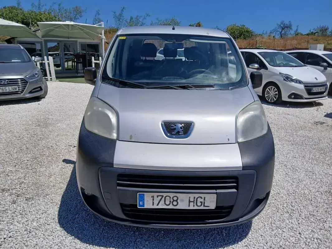 Usado Peugeot TePee Access 75 CV (55 kW) 2011 Gris Van