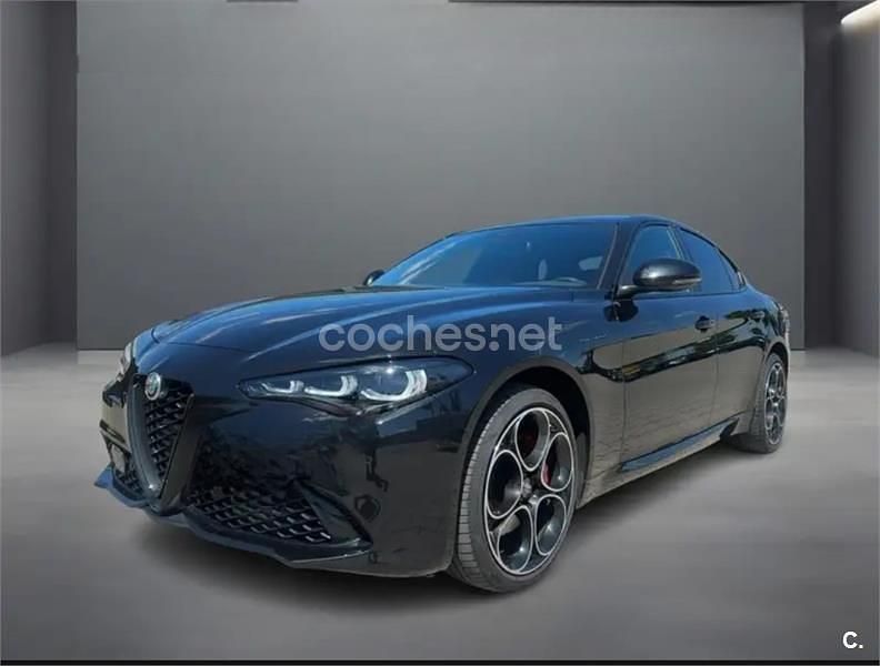 Negro Usado 2023 Alfa Romeo Giulia Competizione Berlina | 39.000 € (Super precio) - Imagen 1/4