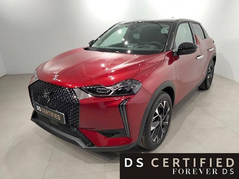 Rojo Usado 2023 DS Automobiles DS3 Crossback E-Tense Opera SUV | 26.900 € - Imagen 1/4