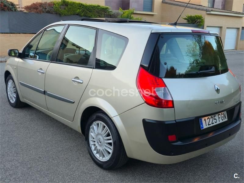 Usado Renault Grand Scénic II Privilege 130 CV (95 kW) 2007 Beige Monovolumen
