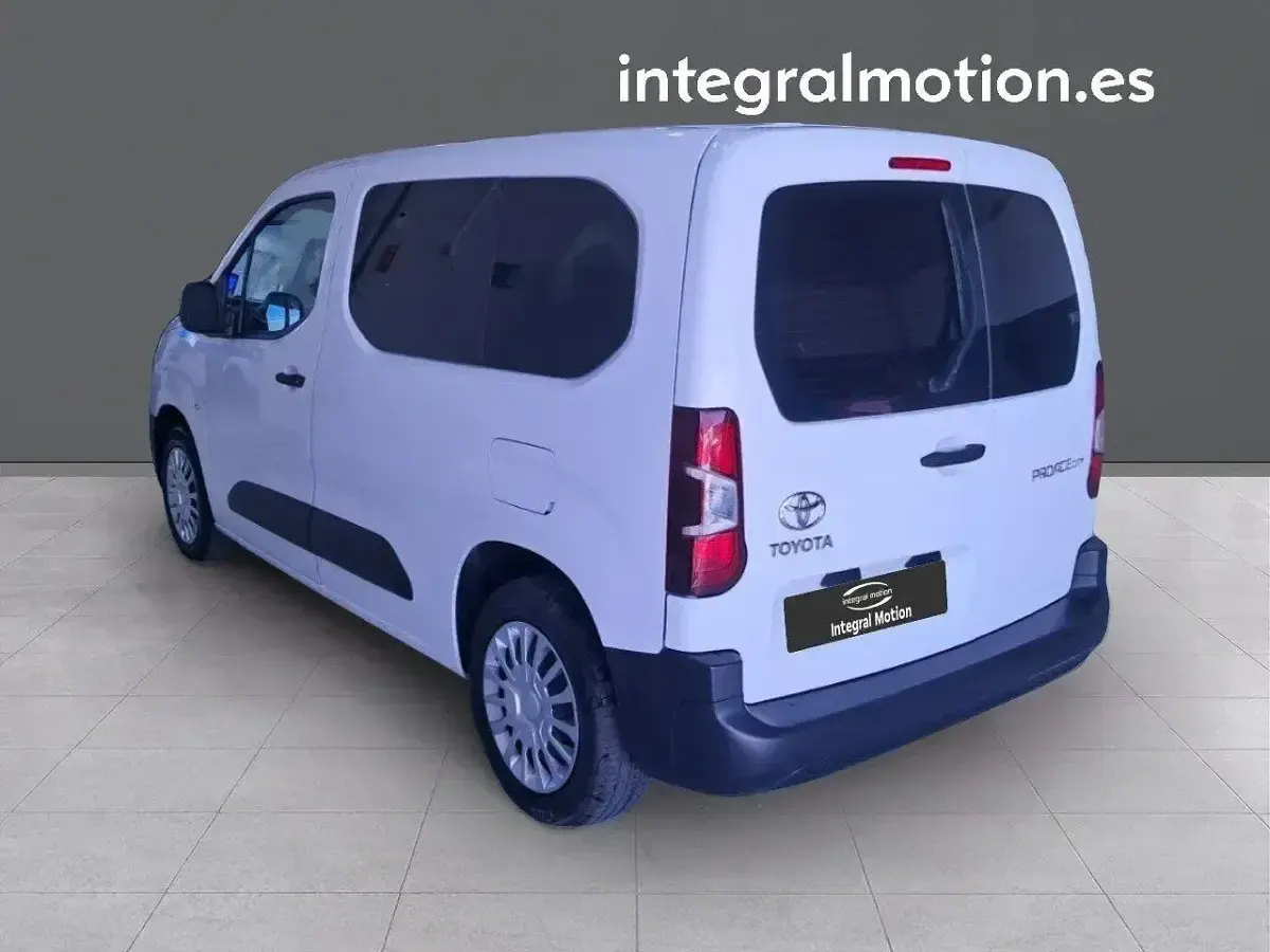 Usado Toyota Proace Verso City 102 CV (75 kW) 2024 Blanco Familiar