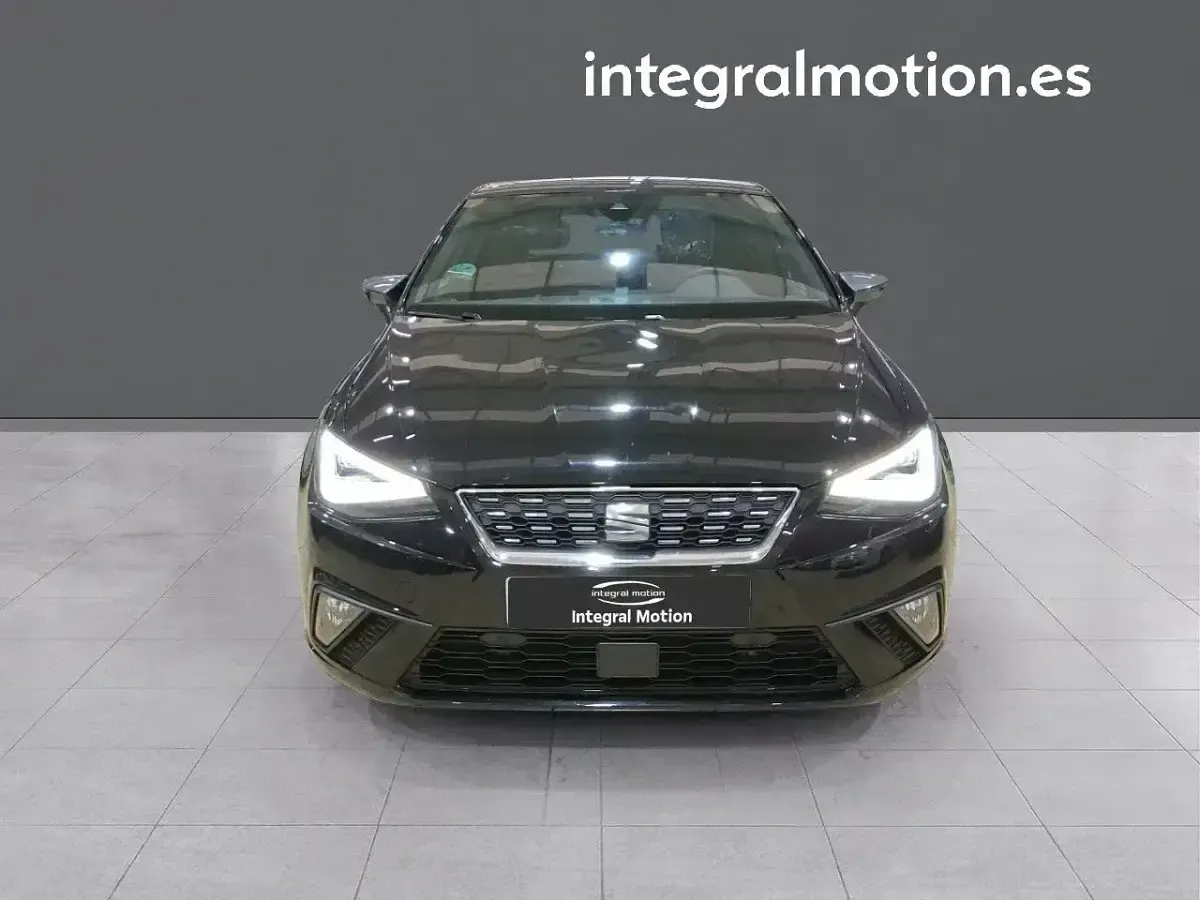 Usado Seat Ibiza XCELLENCE 115 CV (84 kW) 2025 Negro Utilitario