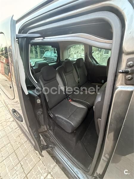 Usado Peugeot Partner Tepee Outdoor 100 CV (73 kW) 2015 Gris / plata Monovolumen