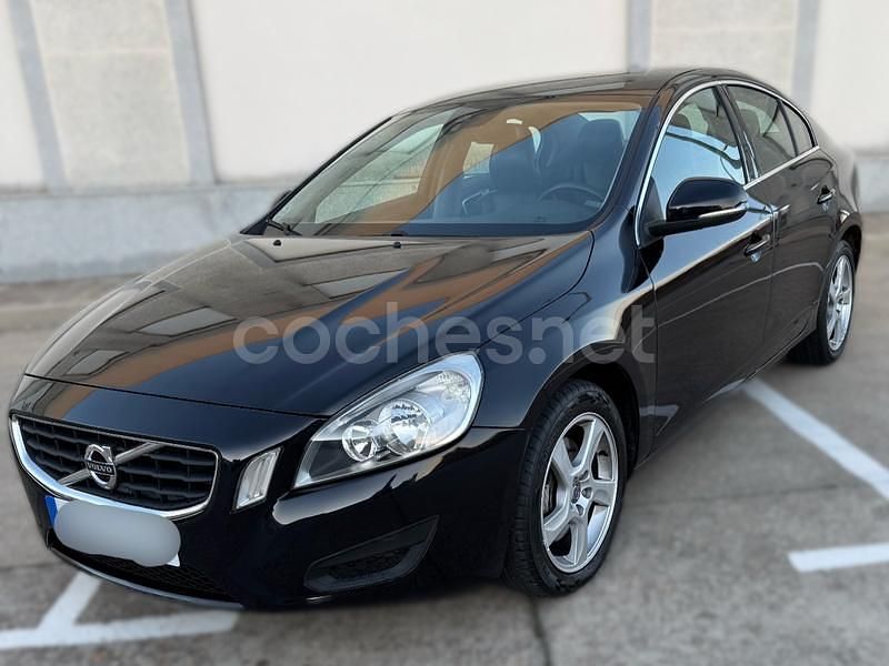 Azul Usado 2011 Volvo S60 Summum Berlina | 8500 € - Imagen 1/4