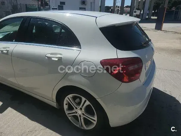 Usado Mercedes A200 Urban 136 CV (100 kW) 2014 Blanco Berlina
