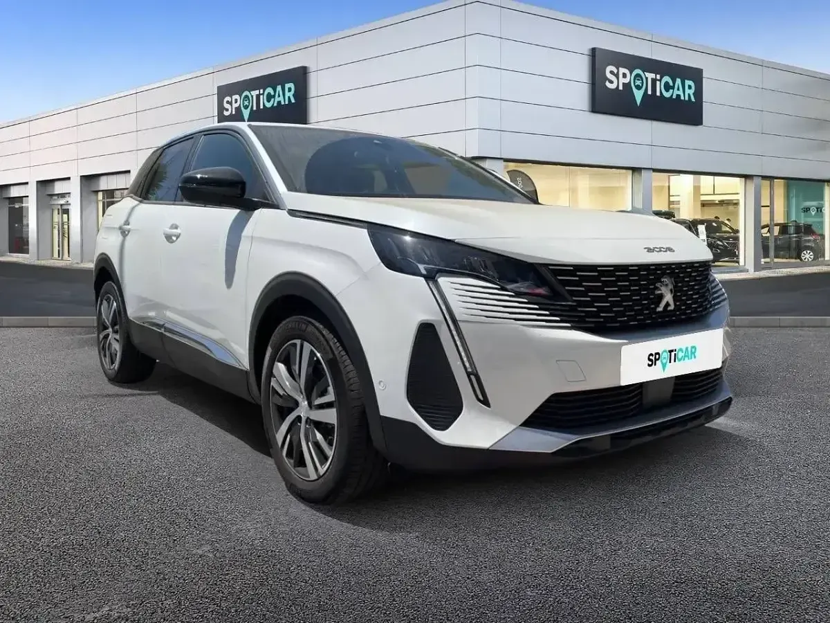 Usado Peugeot 3008 Allure 130 CV (95 kW) 2023 Blanco SUV