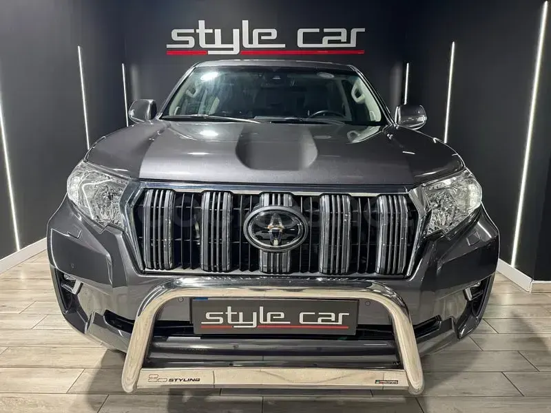 Usado Toyota Land Cruiser 204 CV (150 kW) 2022 Gris / plata SUV
