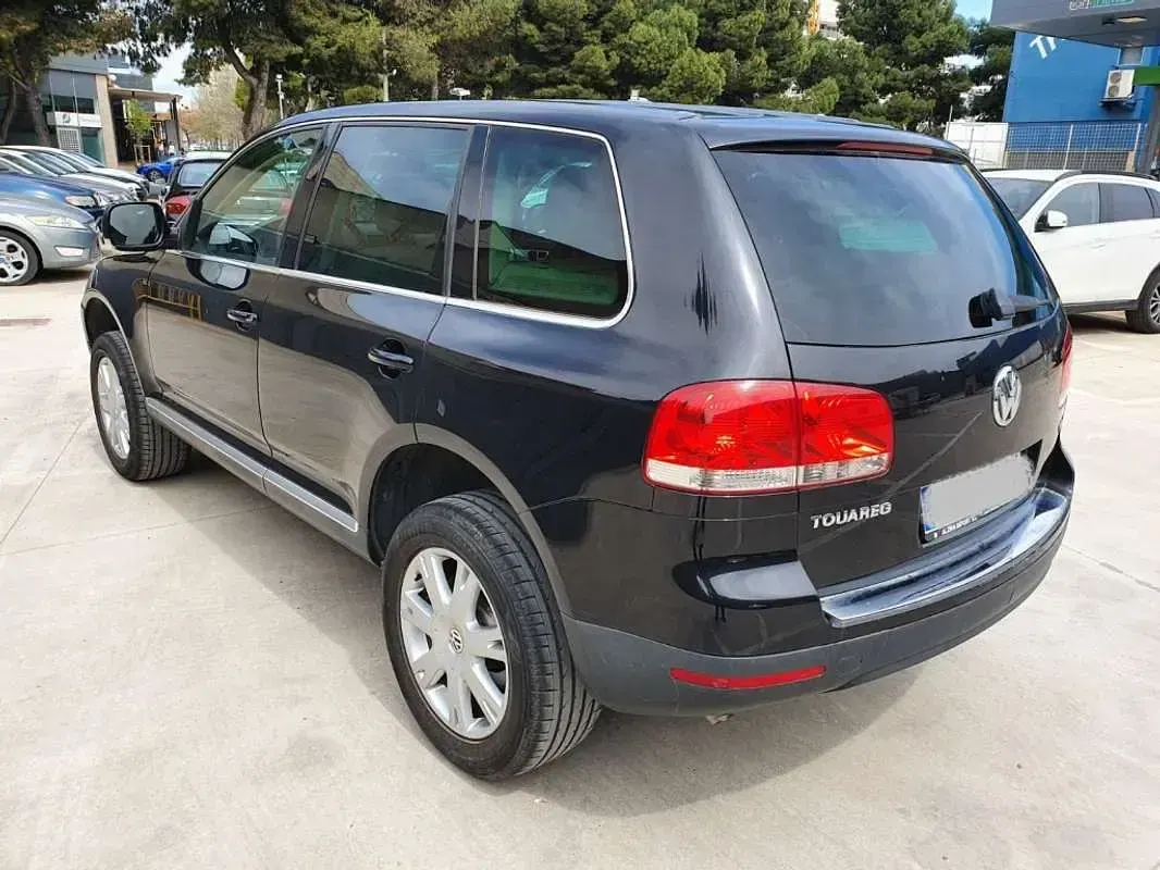 Usado VW Touareg R 174 CV (127 kW) 2006 Negro SUV