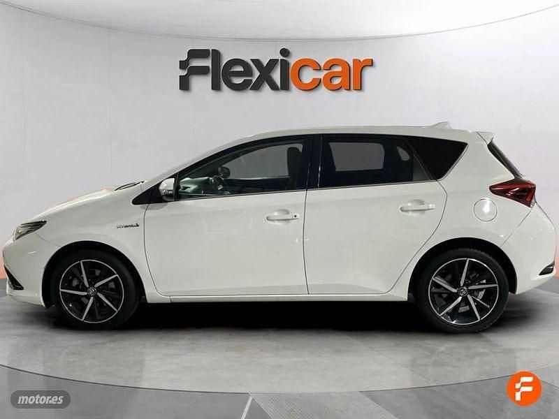 Usado Toyota Auris Hybrid Edition 136 CV (100 kW) 2018 Blanco Berlina