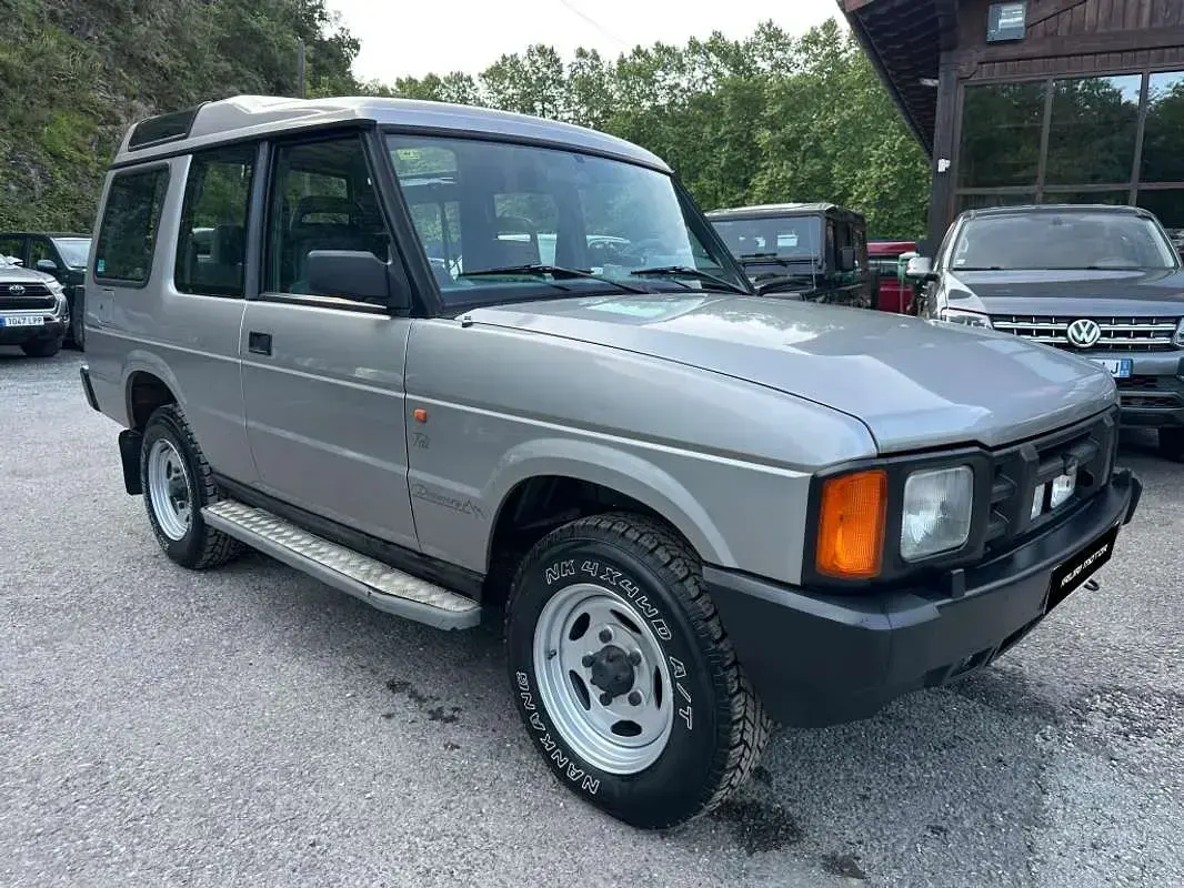 Usado Land Rover Discovery Basis 112 CV (82 kW) 1990 Gris SUV