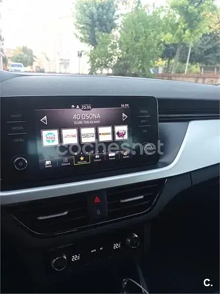 Usado Skoda Kamiq Ambition 110 CV (80 kW) 2021 Blanco SUV