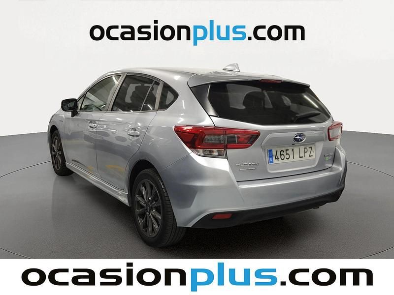 Usado Subaru Impreza 150 CV (110 kW) 2021 Gris plata Utilitario