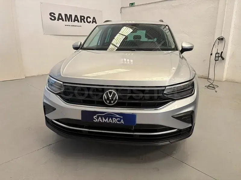 Usado VW Tiguan Life 150 CV (110 kW) 2021 Gris SUV