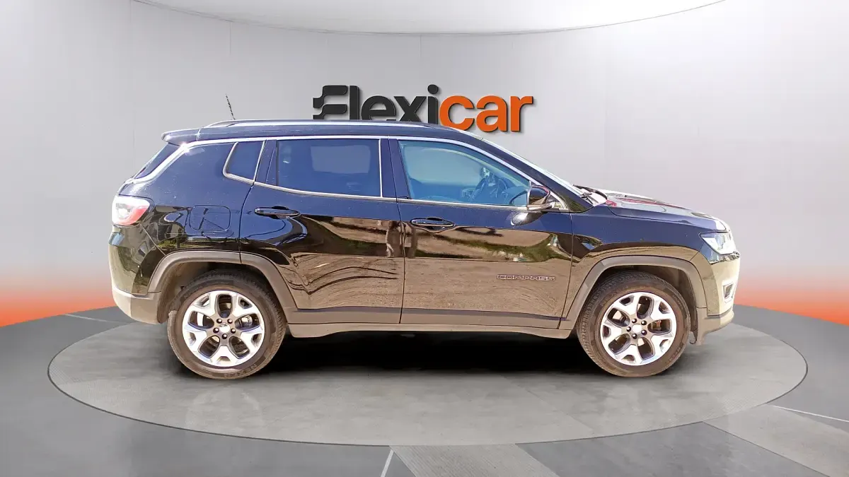 Usado Jeep Compass Limited 140 CV (102 kW) 2018 Negro SUV