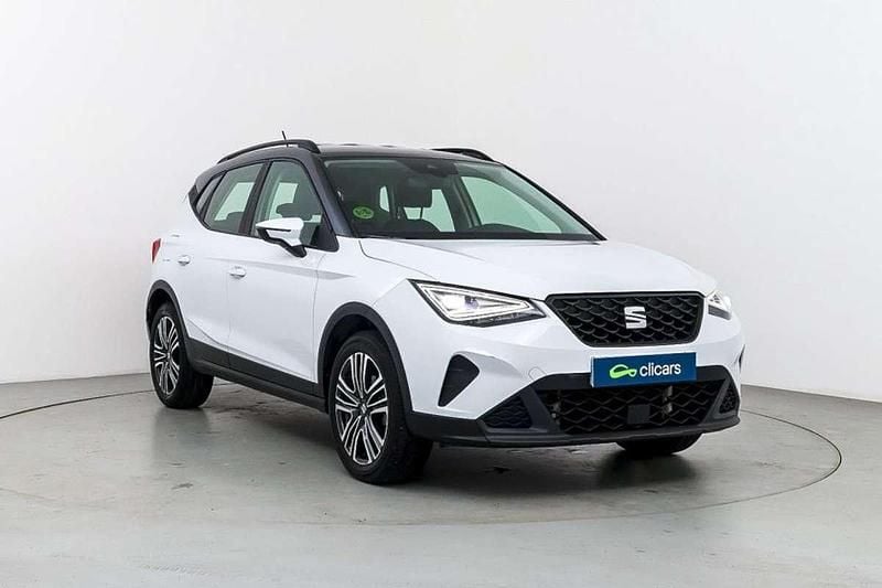 Usado Seat Arona Style 110 CV (80 kW) 2022 Blanco SUV