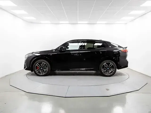 Käytetty BMW X2 163 HP (119 kW) 2025 Musta Katumaasturi