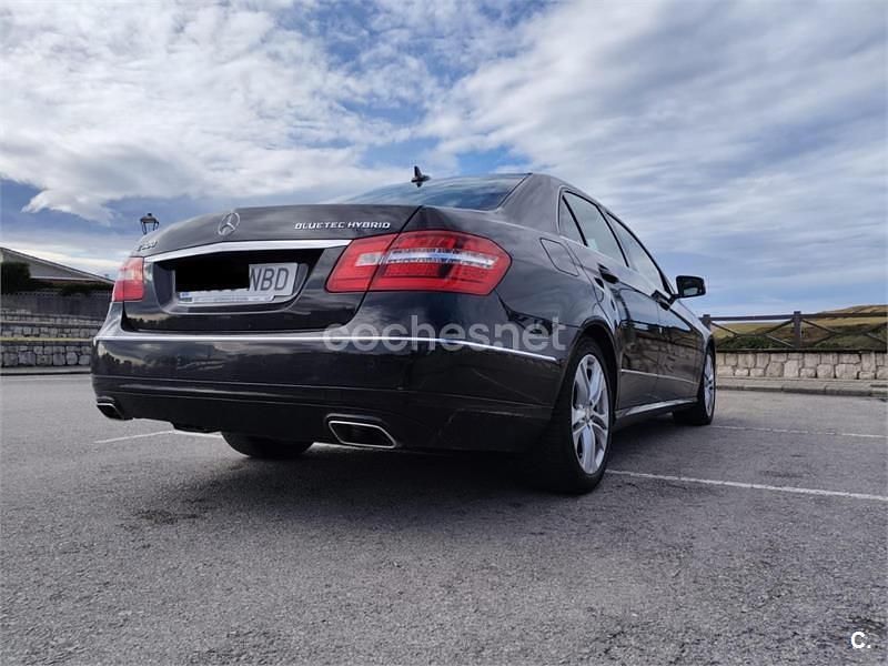 Usado Mercedes E300 231 CV (169 kW) 2013 Negro Berlina