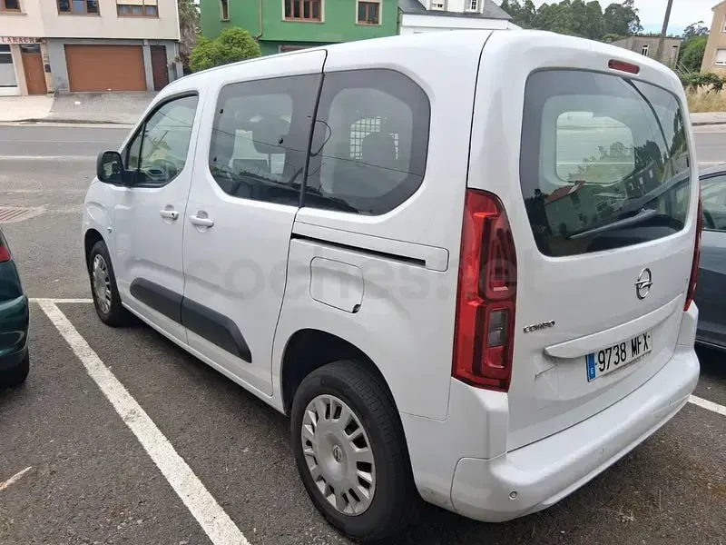 Usado Opel Combo Life Edition 102 CV (75 kW) 2023 Blanco Monovolumen