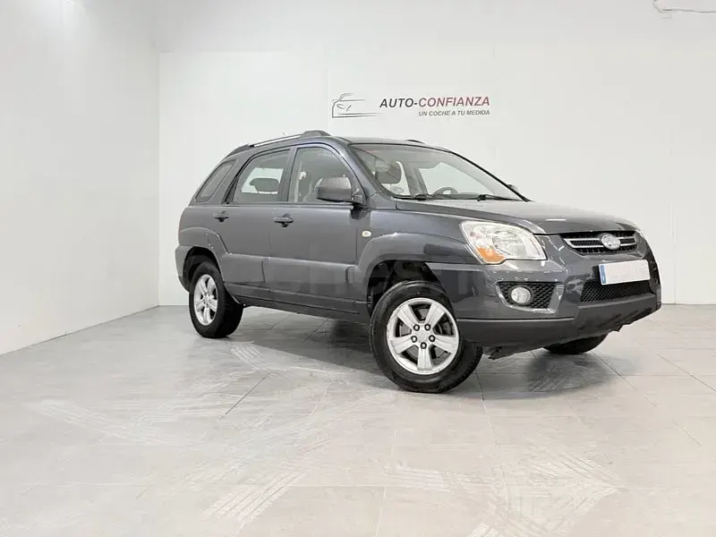 Usado Kia Sportage 142 CV (104 kW) 2008 Gris / plata SUV