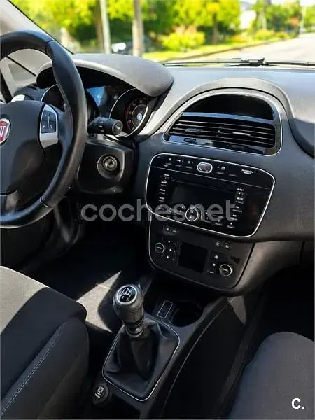 Usado Fiat Punto Easy 69 CV (50 kW) 2016 Blanco Utilitario