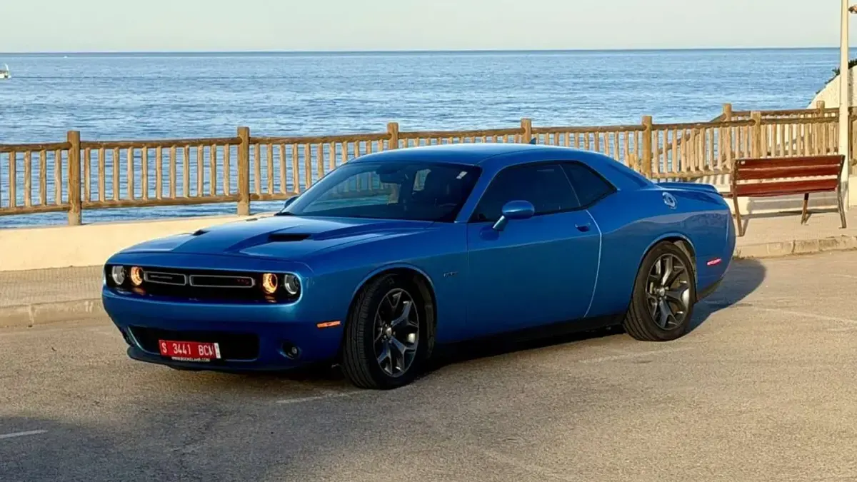 Usado Dodge Challenger 305 CV (224 kW) 2016 Azul Coupe