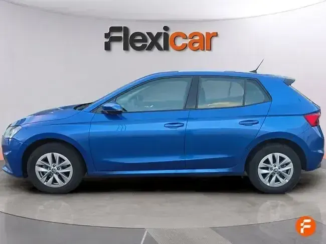 Usado Skoda Fabia Active 95 CV (69 kW) 2022 Azul Utilitario