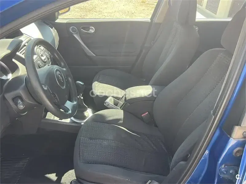 Usado Renault Mégane II Dynamique 110 CV (80 kW) 2007 Azul Berlina