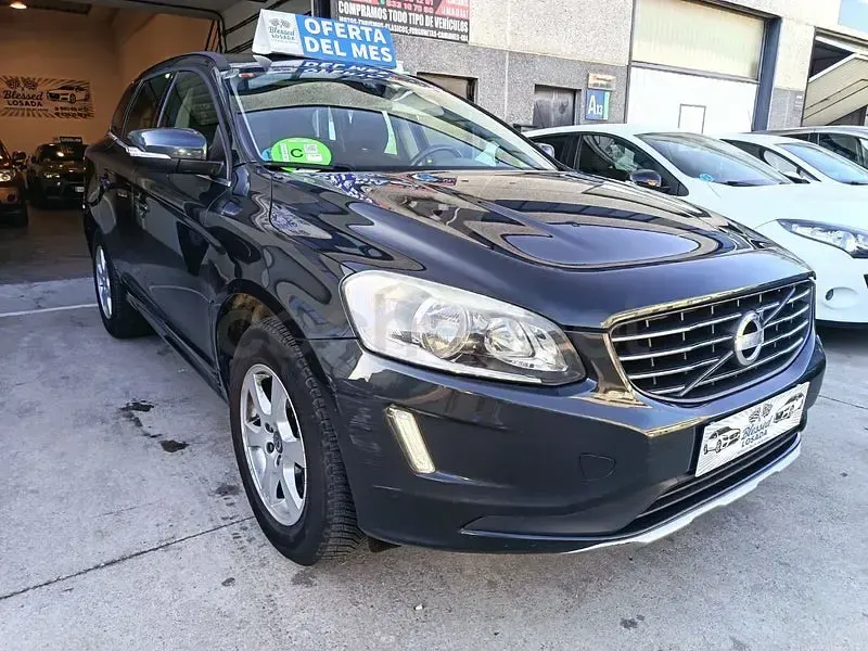 Usado Volvo XC60 Momentum 181 CV (133 kW) 2014 Negro SUV