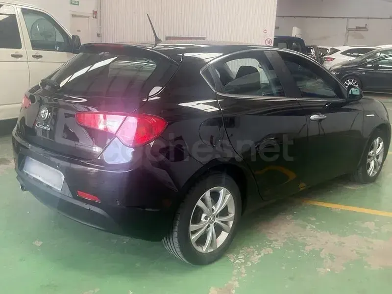 Usado Alfa Romeo Giulietta Distinctive 105 CV (77 kW) 2012 Negro Utilitario