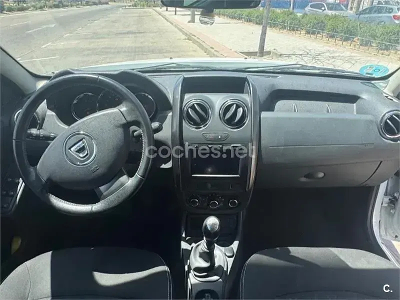 Usado Dacia Duster Ambiance 125 CV (91 kW) 2014 Blanco SUV