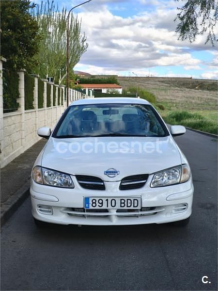 Usado Nissan Almera Visia 98 HP (72 kW) 2002 Branco Sedan