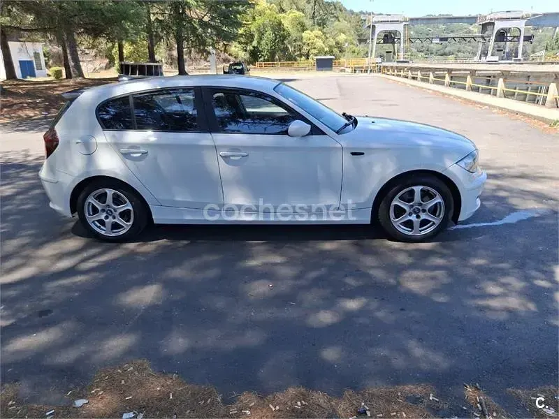 Usado BMW 118 122 CV (89 kW) 2007 Blanco Utilitario