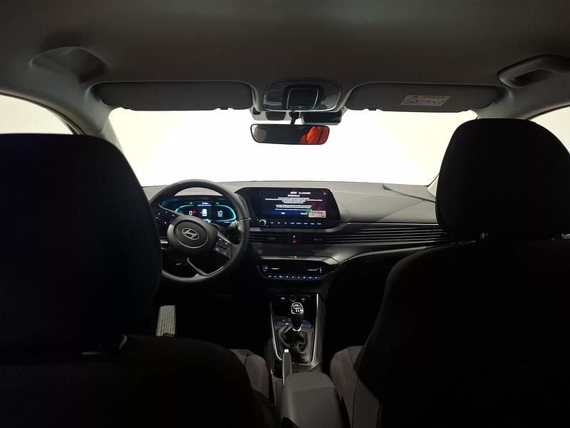 Usado Hyundai Bayon Blackline 100 CV (73 kW) 2025 Azul vibrant (techo negro) SUV