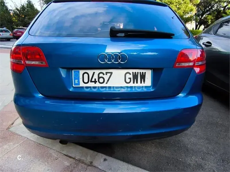 Usado Audi A3 Sportback Ambiente 105 CV (77 kW) 2010 Azul Utilitario