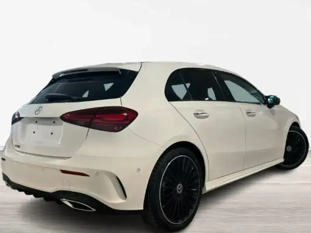 Nuevo Mercedes A180 136 CV (100 kW) 2025 Blanco Berlina