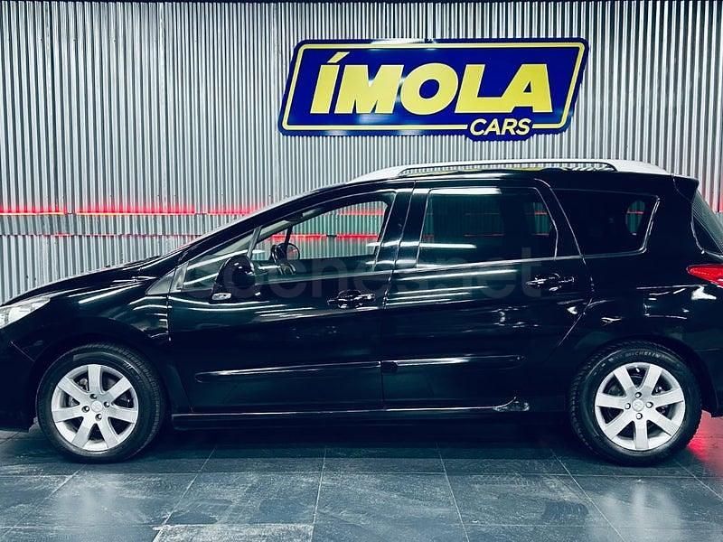 Usado Peugeot 308 SW Family 112 CV (82 kW) 2012 Negro Familiar