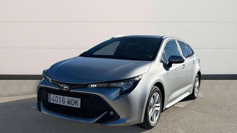 Usado Toyota Corolla Active 122 CV (89 kW) 2023 Plateado Familiar