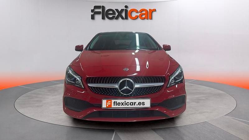 Usado Mercedes CLA200 Shooting Brake 136 CV (100 kW) 2017 Rojo Familiar