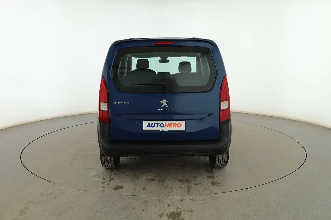 Usado Peugeot Rifter Active 102 CV (75 kW) 2021 Azul Monovolumen