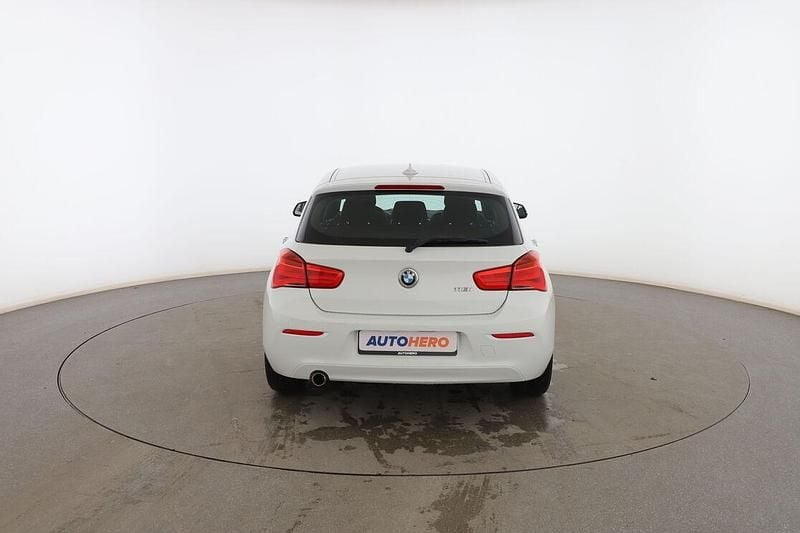 Usado BMW 118 Advantage 135 CV (99 kW) 2019 Blanco Utilitario