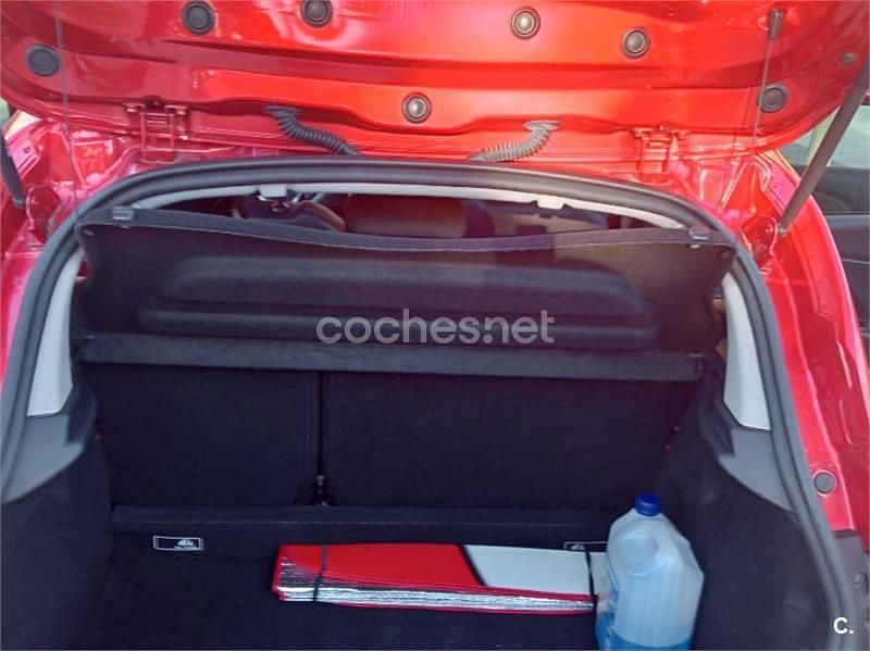 Usado Renault Clio IV 90 CV (66 kW) 2014 Rojo Berlina